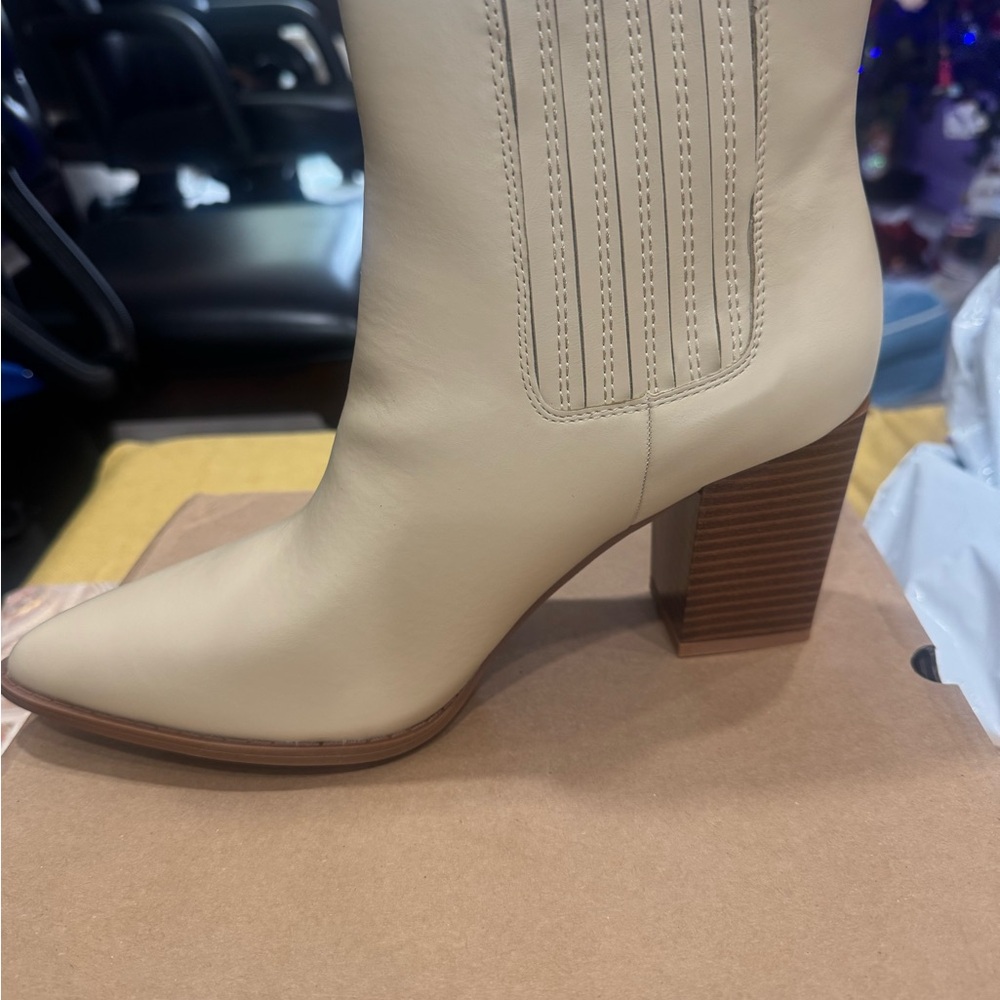 Women's Karley Western Ankle Booties size 10 in taupe newin box with dust bag - Picture 3 of 3